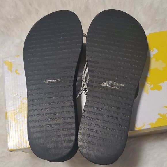 YELLOW BOX dora silver bling flip flop shoes sandals 7 - Picture 4 of 4